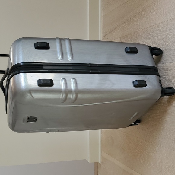 Tumi Tactics Hardshell Medium Trip 28-Inch Packing Case in Silver - Picture 8 of 10